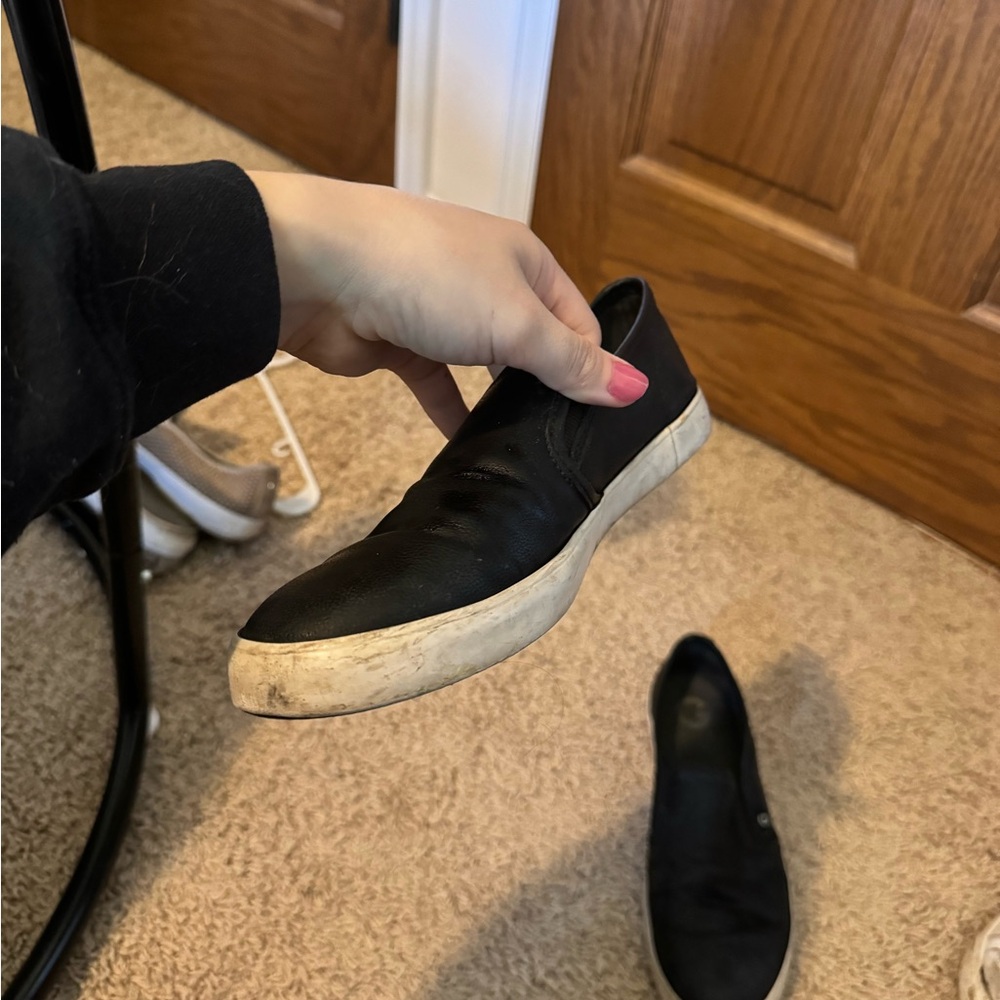 Guess slip ons - Picture 4 of 4